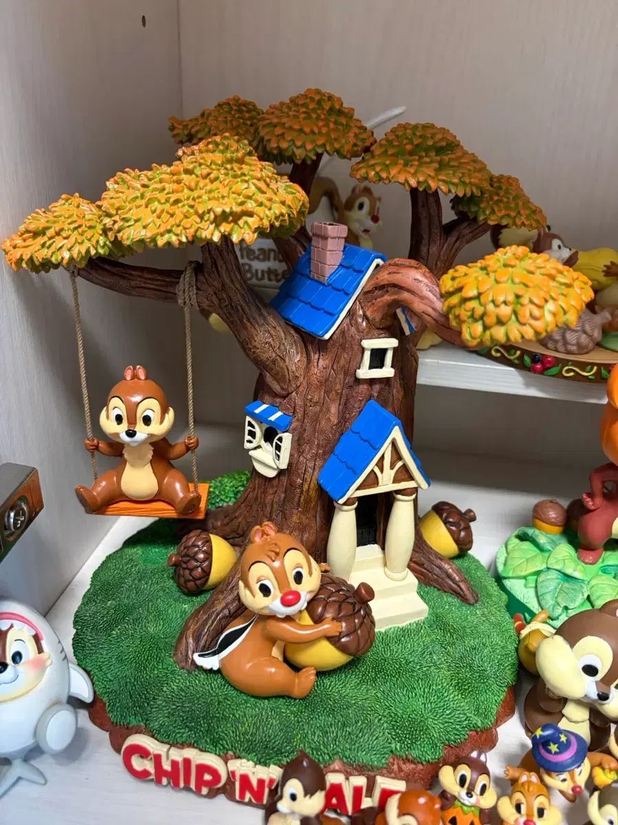 ディズニー チップアンドデール 木のフィギュア