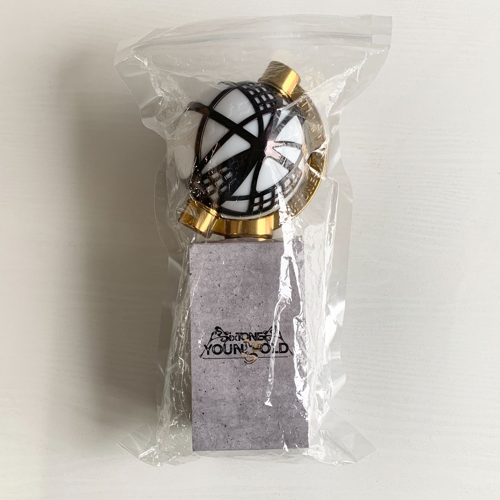 SixTONES LIVE TOUR 2025「YOUNG OLD」公式ペンライト - メルカリ