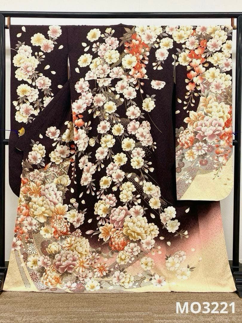 振袖 ラメ刺繍 金彩 銀通し 身丈165 cm パールトーン加工済 MO 3221