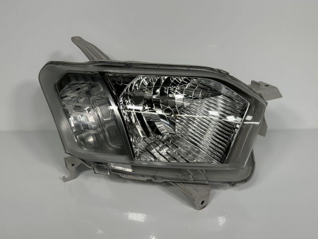 ほぼ美品　サクシード NCP160V 右ヘッドライト 81130-52J50 美品 プロボックス/サクシード NCP160V NSP160V ファミリア NCP160M