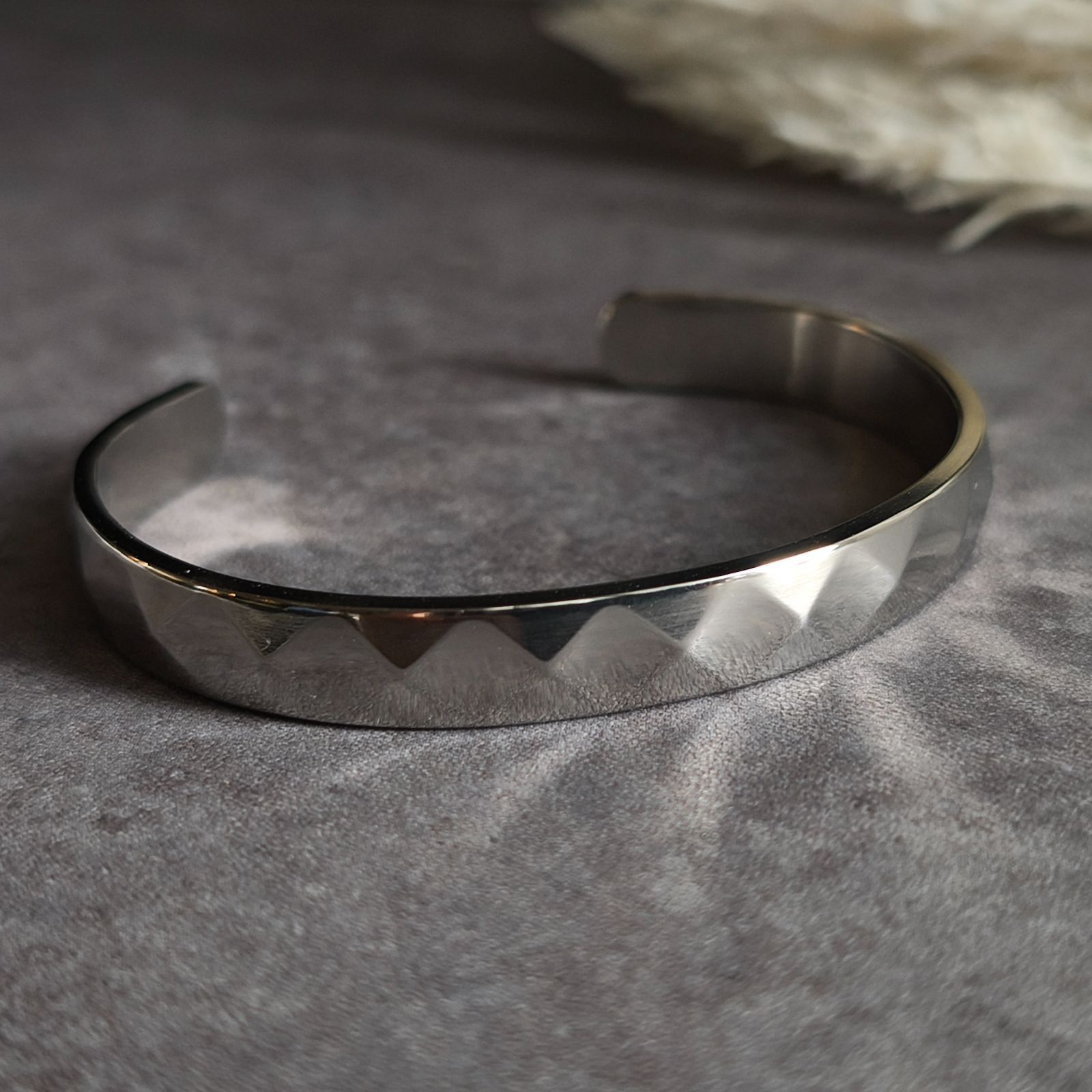 GITA 純チタン製バングル 菱～HISHI 金属アレルギー対応 ユニセックス 受注生産