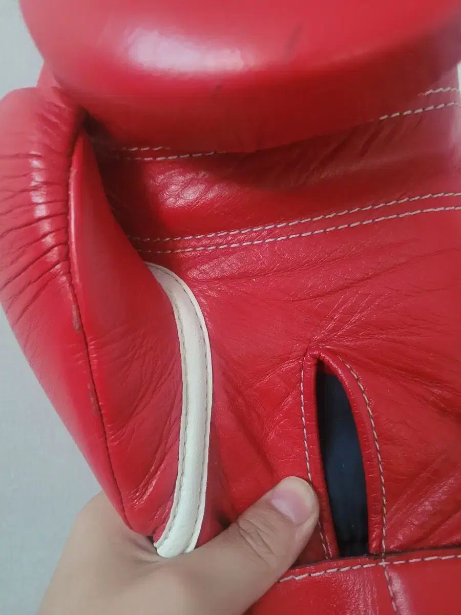 ボクシンググローブ