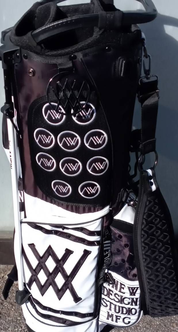 品 Anewゴルフ A DESIGN STUDIO キャディバック ブラックホワイト