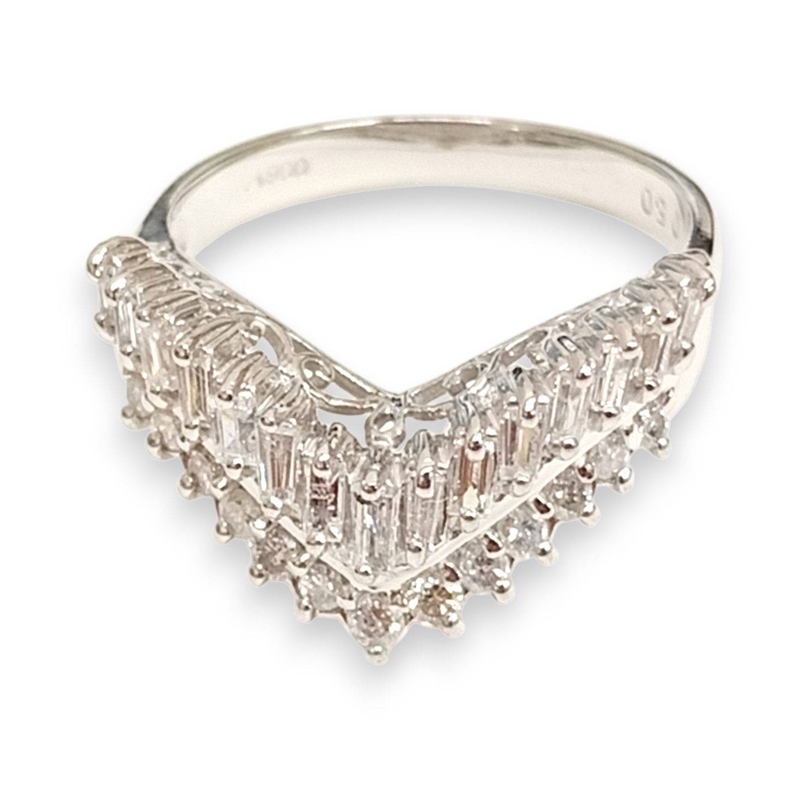 Pt 900 メレ テーパーダイヤモンド 0 50 ct V字 リング 4 97 g 12号 JA 25826