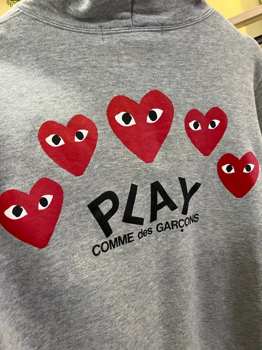 WHO ジップアップ