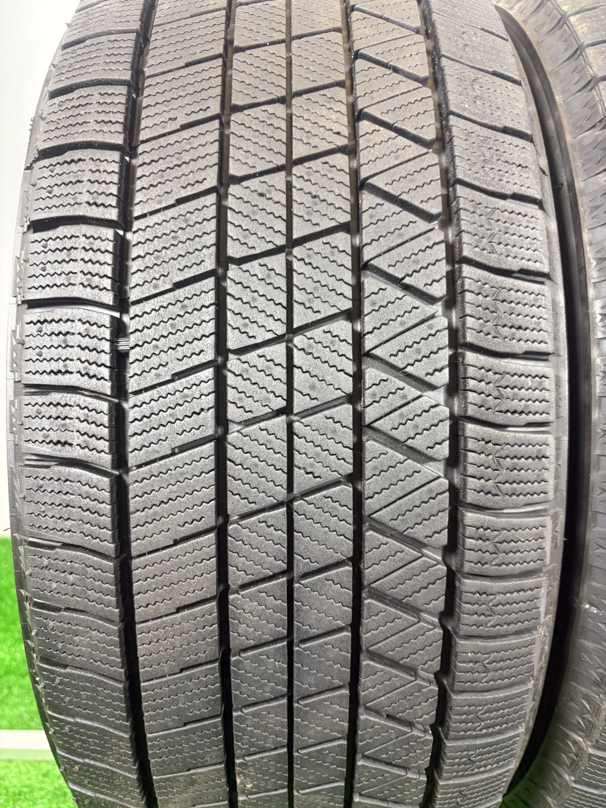 225 50 R 17 ブリヂストン VRX 3 製 2本 冬 タイヤ スタッドレス TA 897