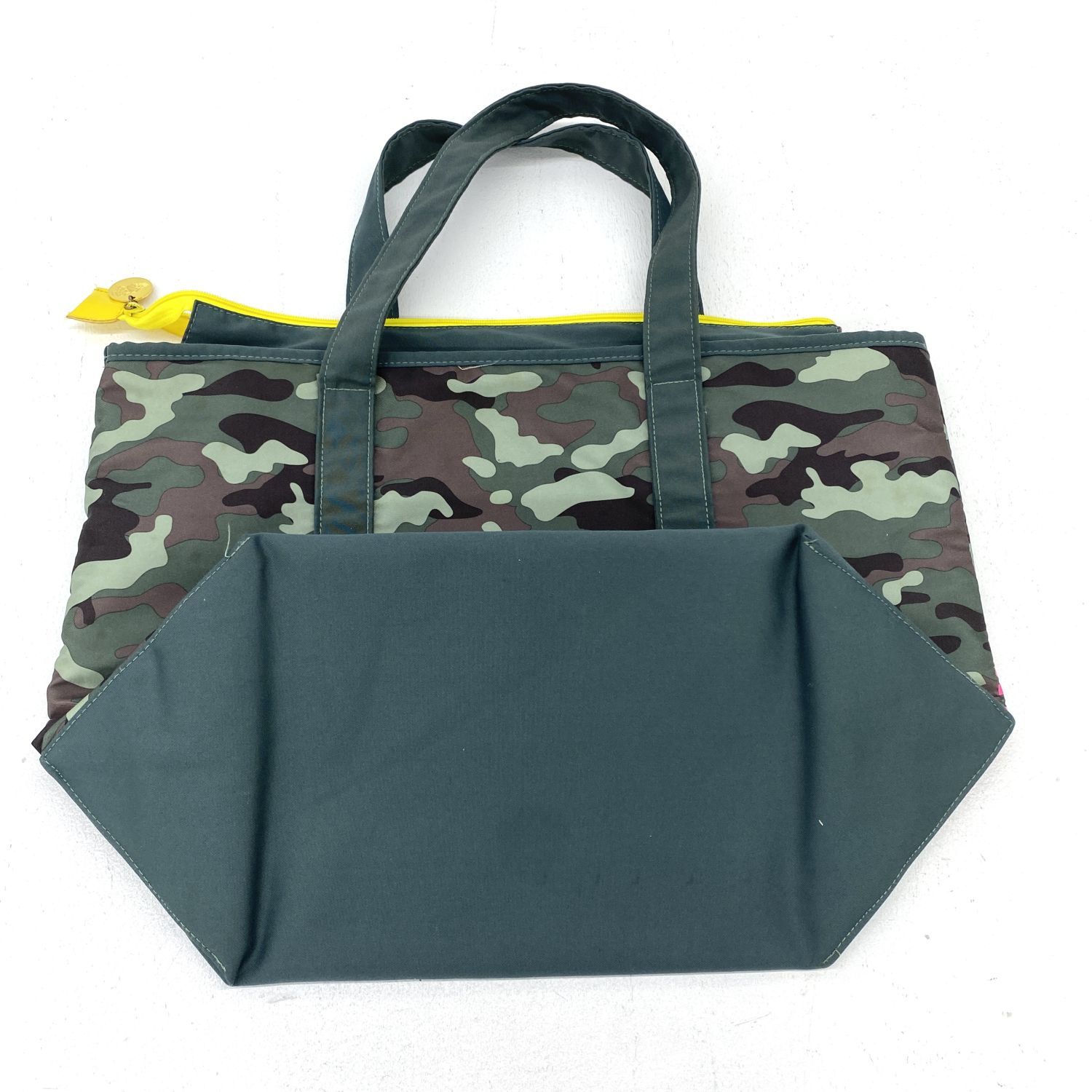 ☆加古川物流】【中古品】浜崎あゆみ 迷彩柄バッグ 15th 【366