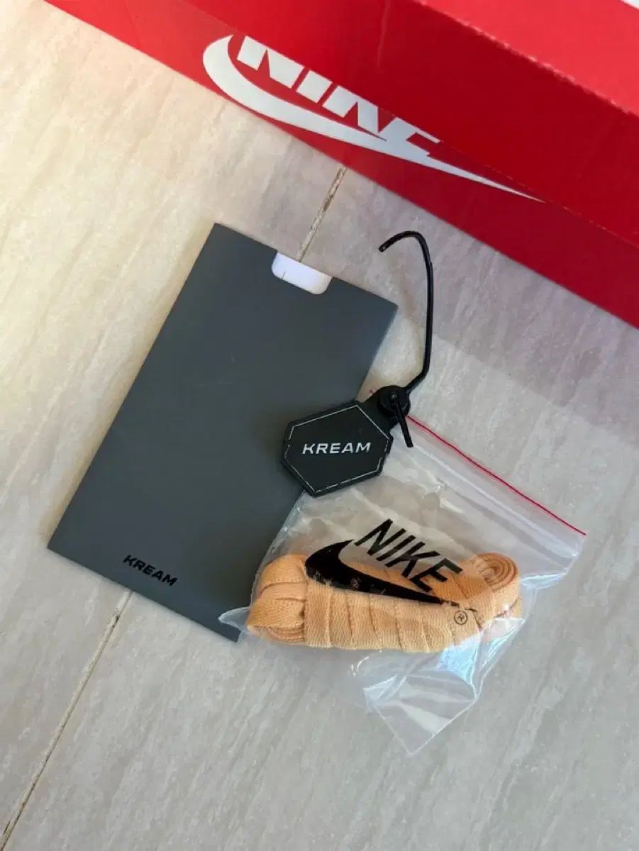 スニーカー ほぼ