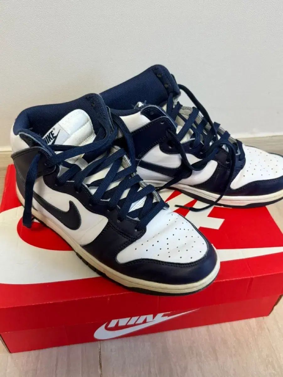 NIKE ナイキ ダンク ハイ 白 ネイビー スニーカー ほぼ