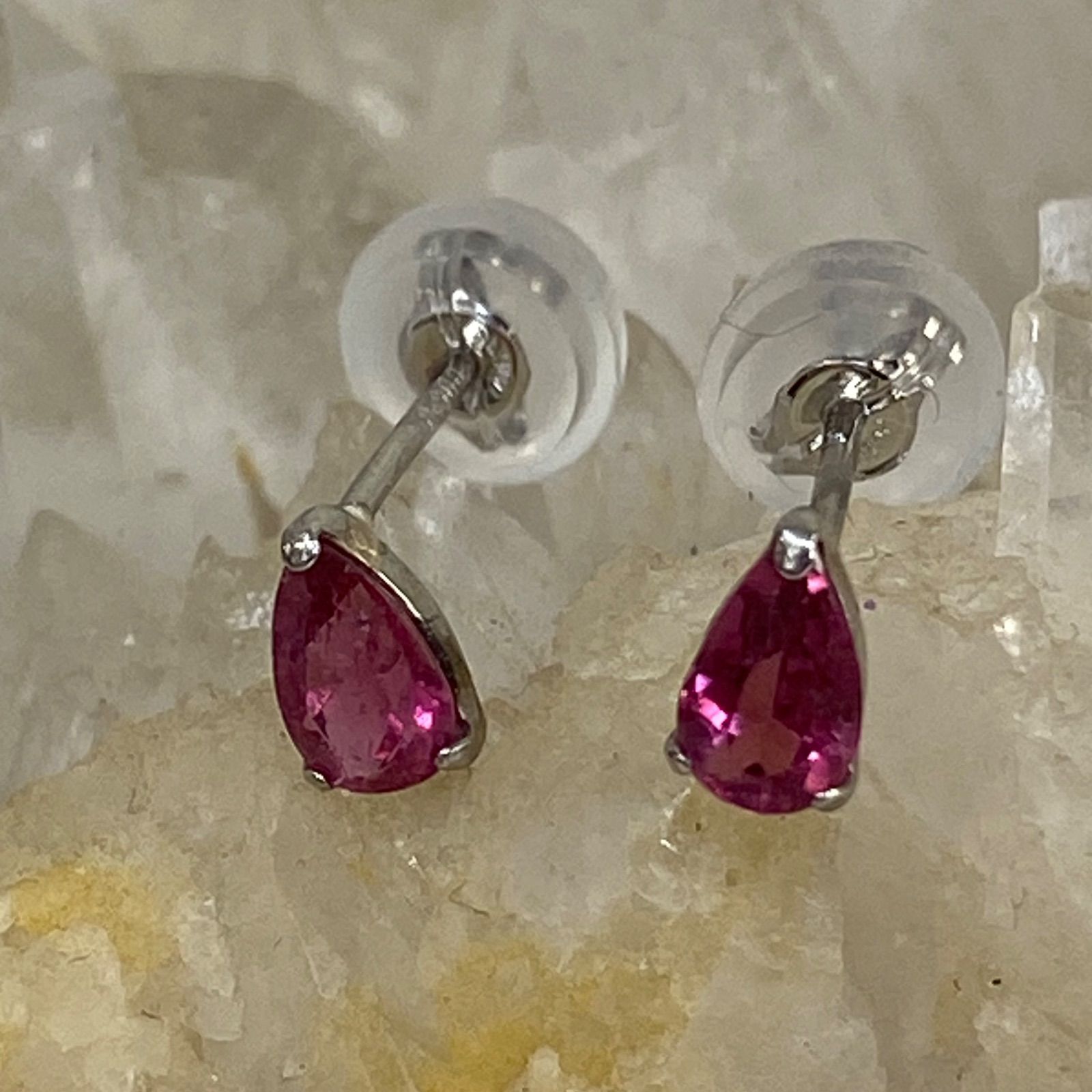 Pt 900 天然ルベライト スタッドピアス 計0.26 ct