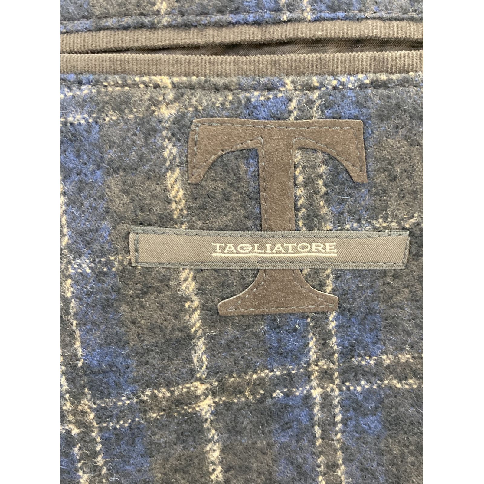 美品 2点セット◆タリアトーレ イタリア製 チェック柄 ビジネスジャケッ＆ジレ TAGLIATORE タリアトーレ ﾌﾞﾗｳﾝ×ﾈｲﾋﾞｰ ﾁｪｯｸ柄 ｳｰﾙ ﾑｼﾞｪｯﾛ 2Bｼﾞｬｹｯﾄ 42