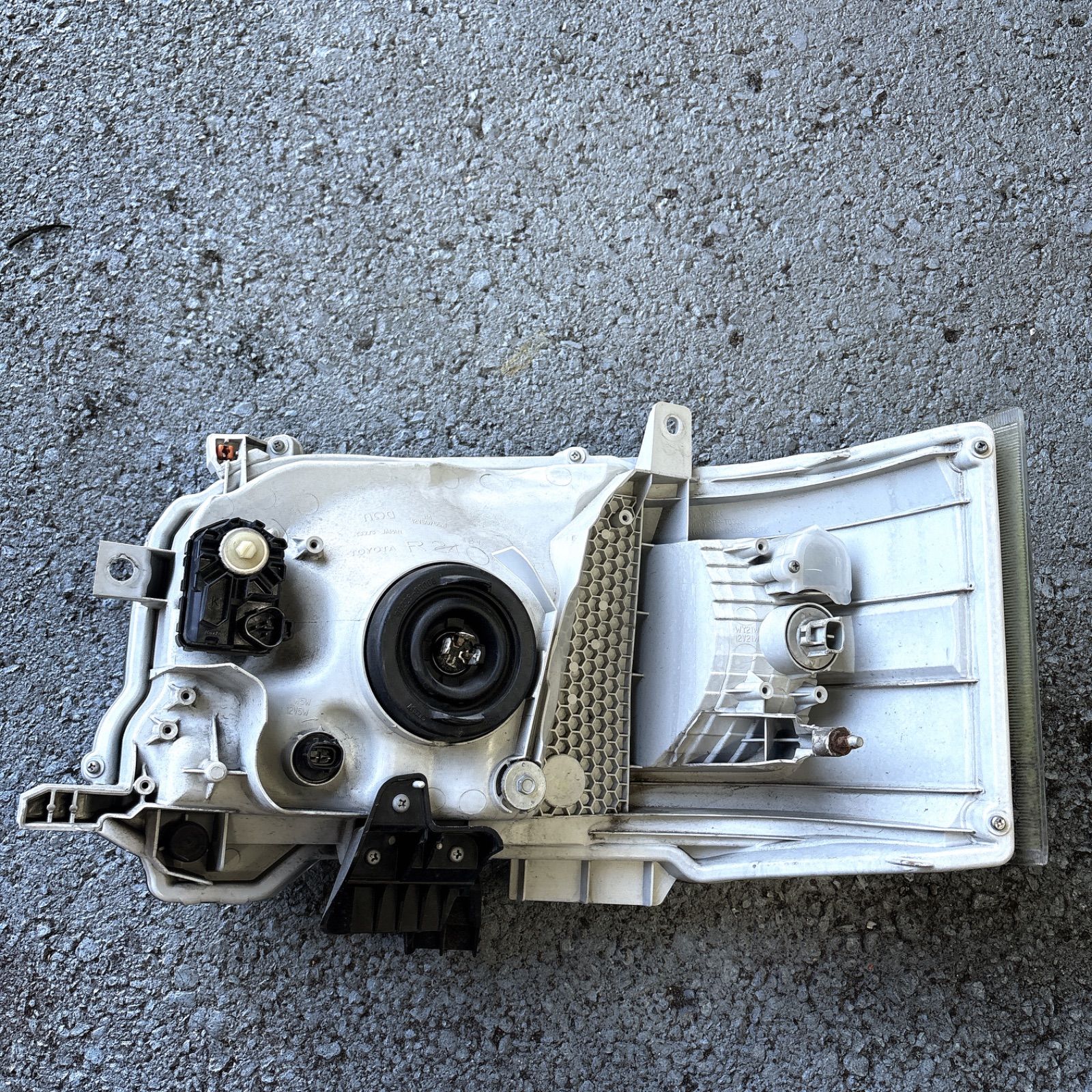 最終値下げ【送料無料！！美品】トヨタ 200系 ハイエース 4型 純正