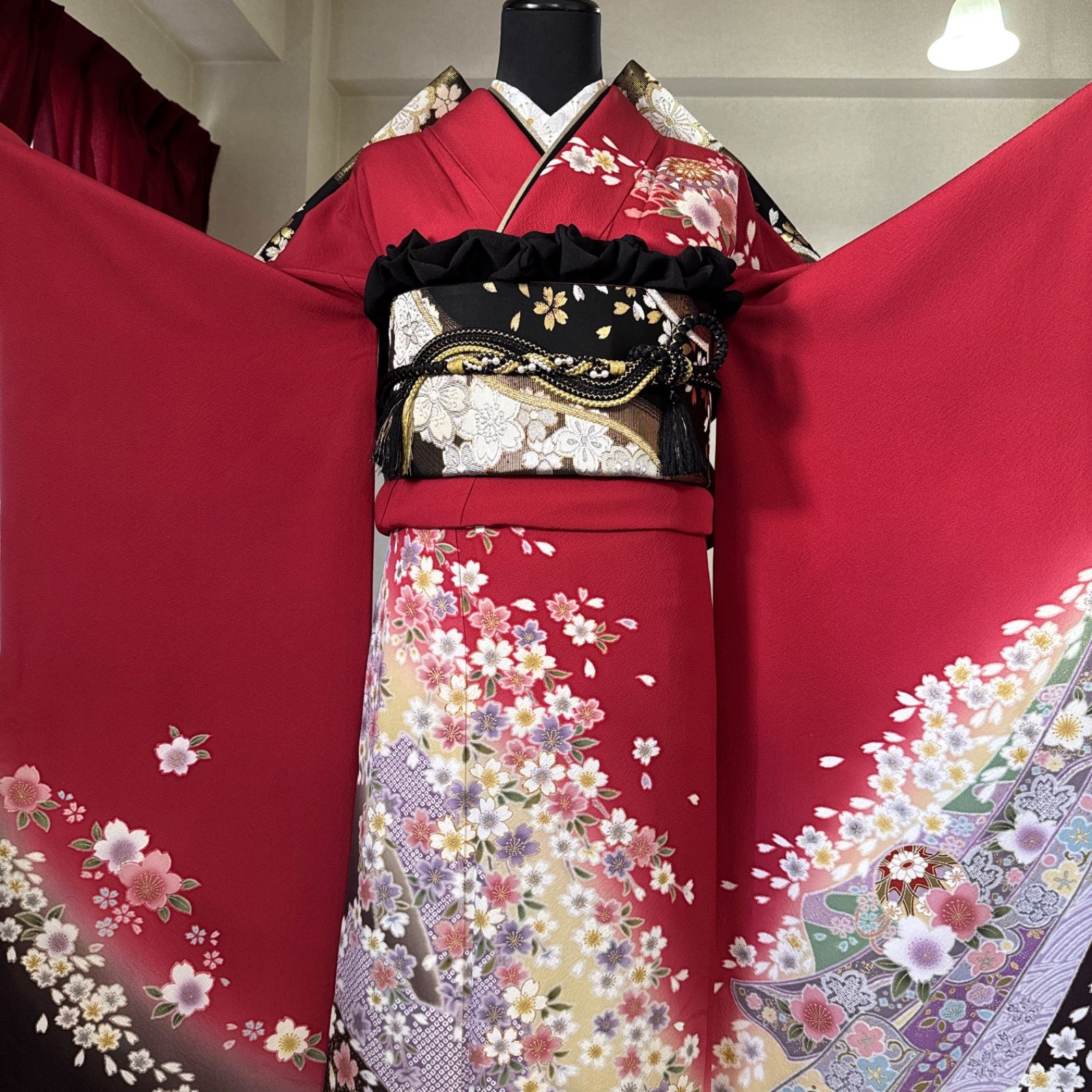 豪華振袖セット(4点)・古典柄(金駒刺繍・枝垂れ桜・雪輪・束ね熨斗