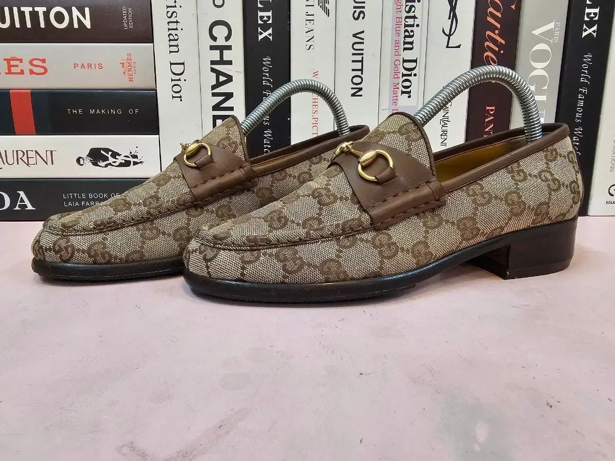 グッチ レディース ローファー 靴 240