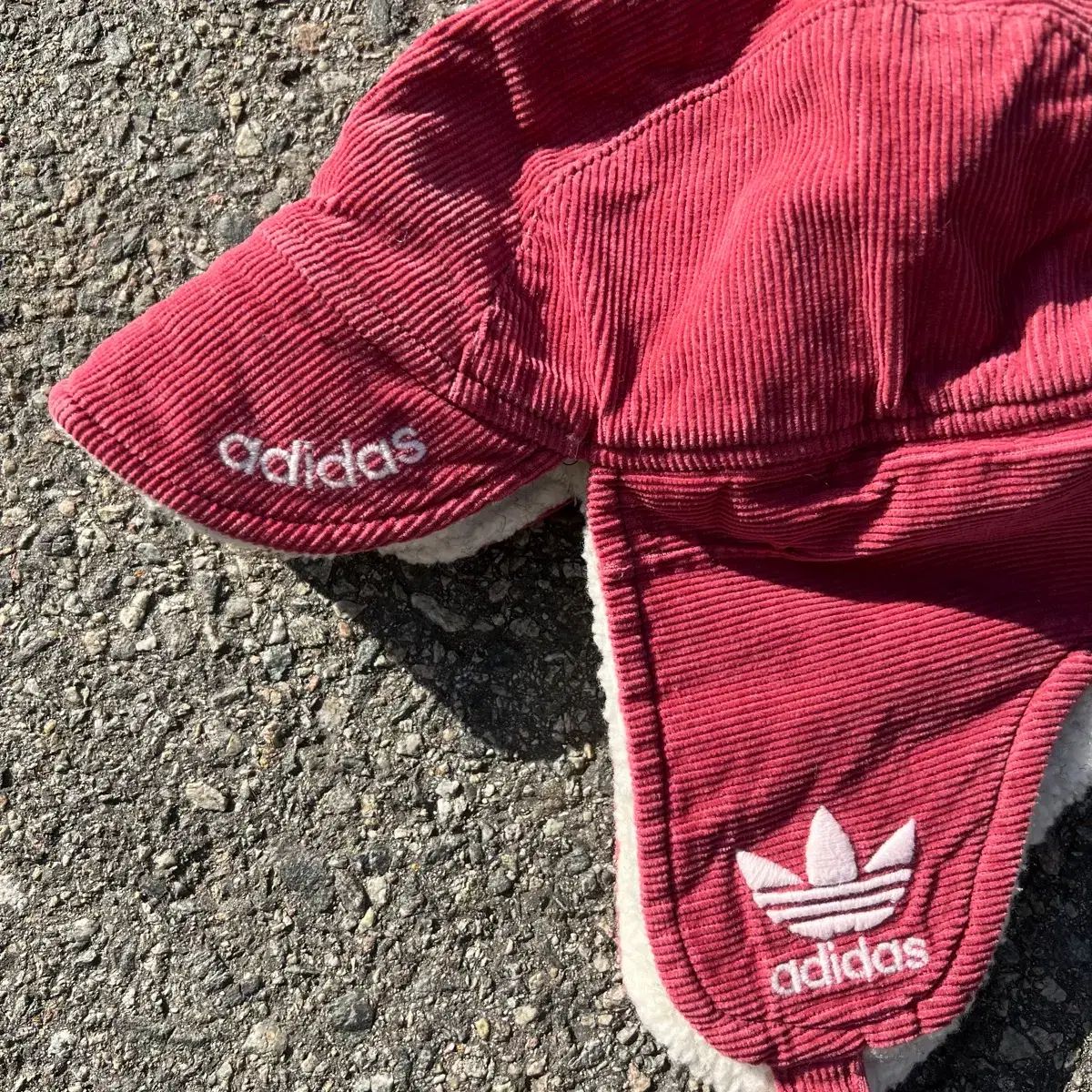 ヴィンテージ adidas ピンク コーデュロイ トラッパー ハット