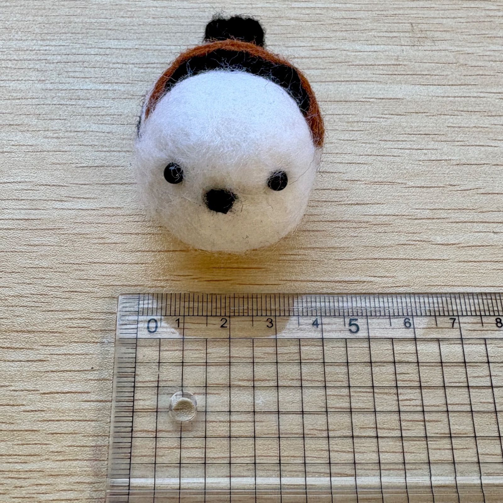 シマエナガ 羊毛フェルト後ろ姿 羊毛フェルトのシマエナガの作り方