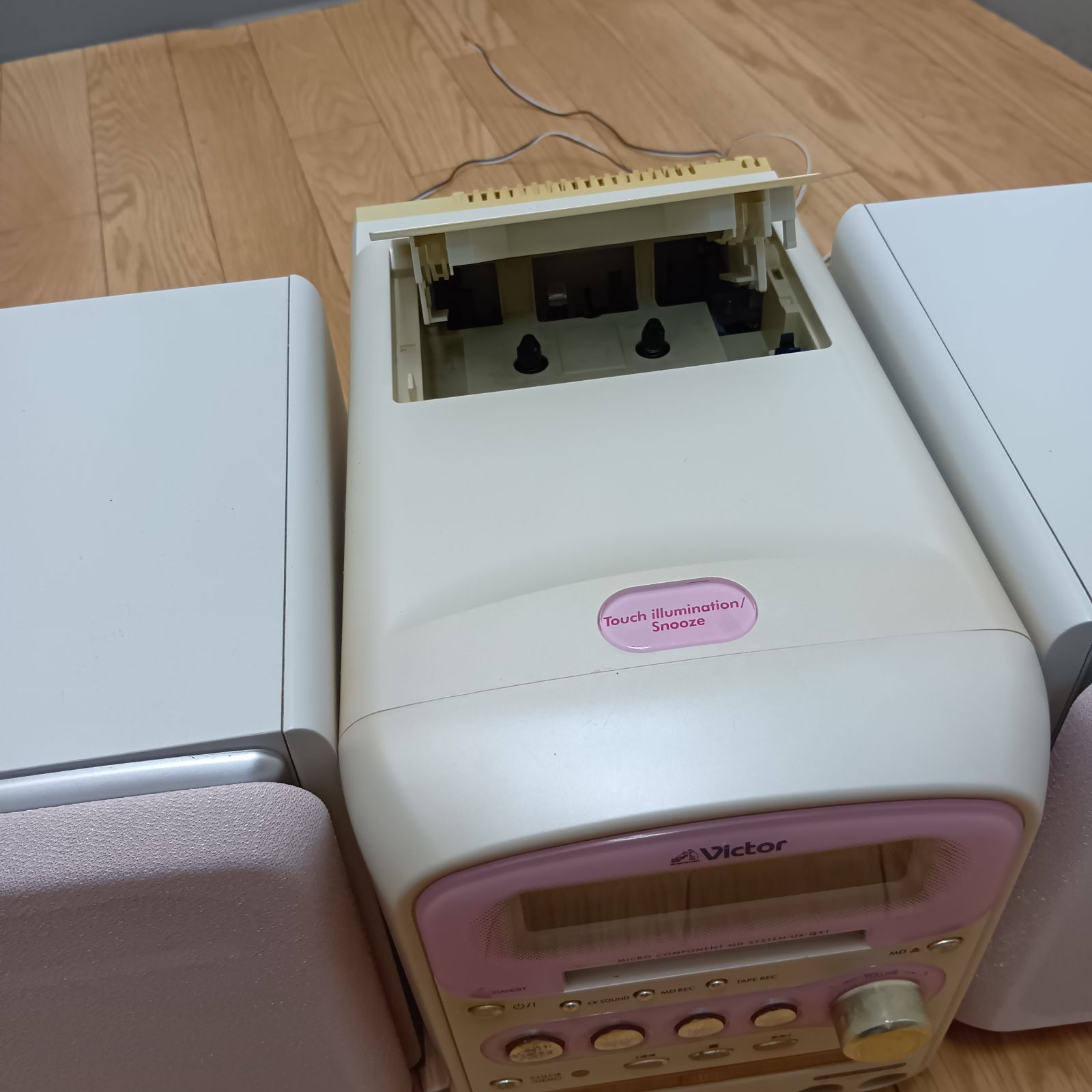 Victor マイクロコンポCD、MD、カセット、スピーカーセット ピンク