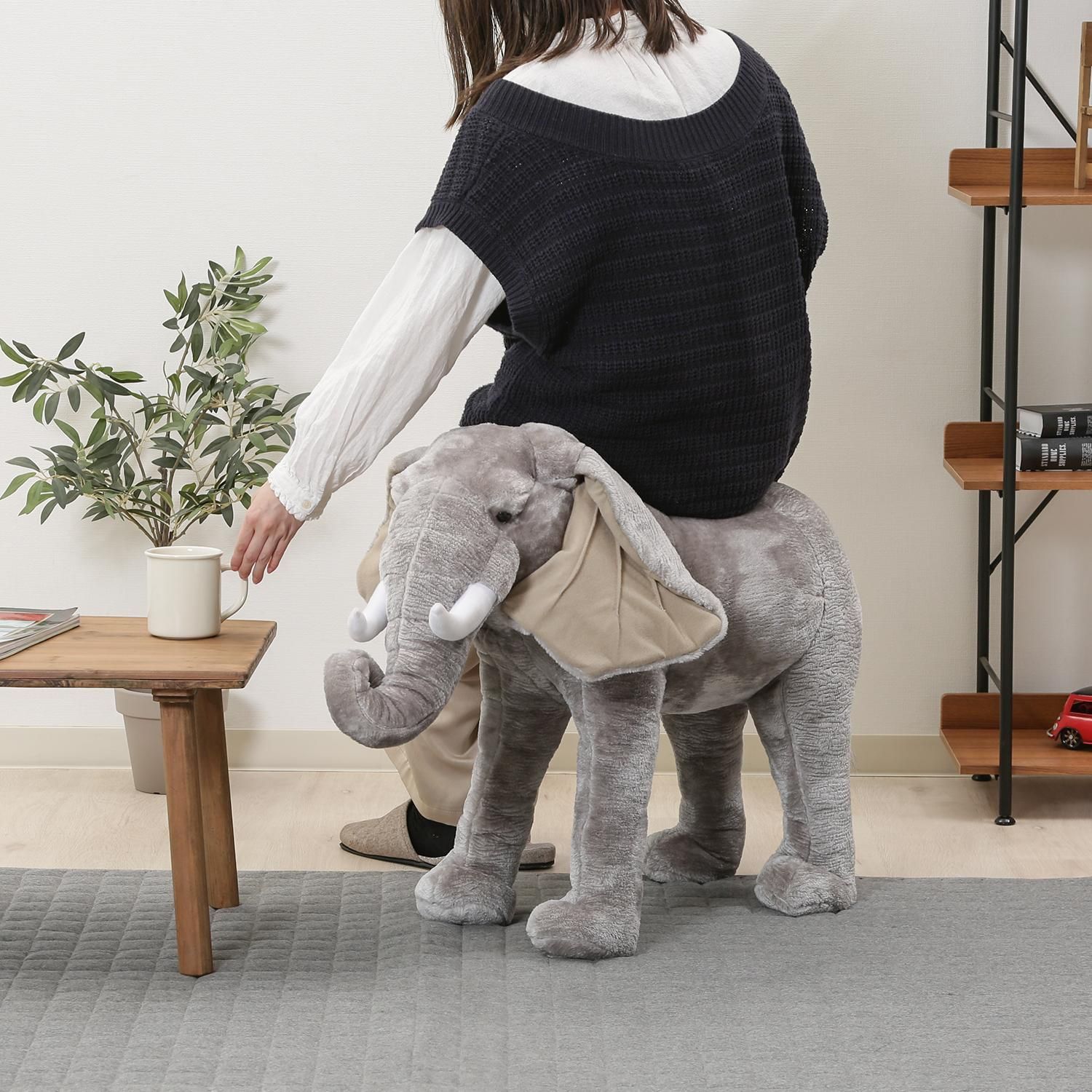 ゾウ アニマルチェア アニマルスツール 座れるぬいぐるみ 座れる動物 子供部屋 イス スツール