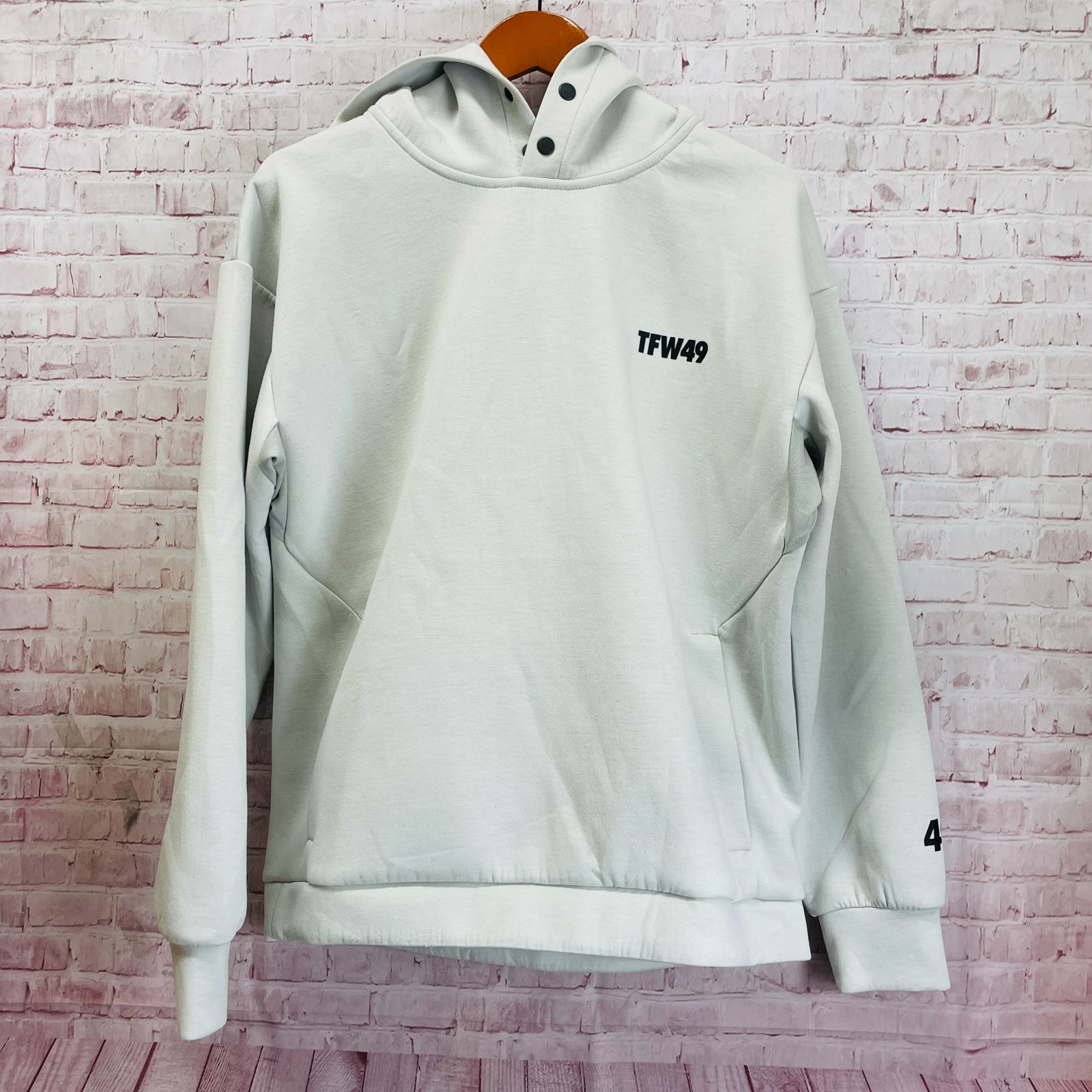 TFW49 ティーエフダブリュー CARDBOARD L/S HOODIE T102220001