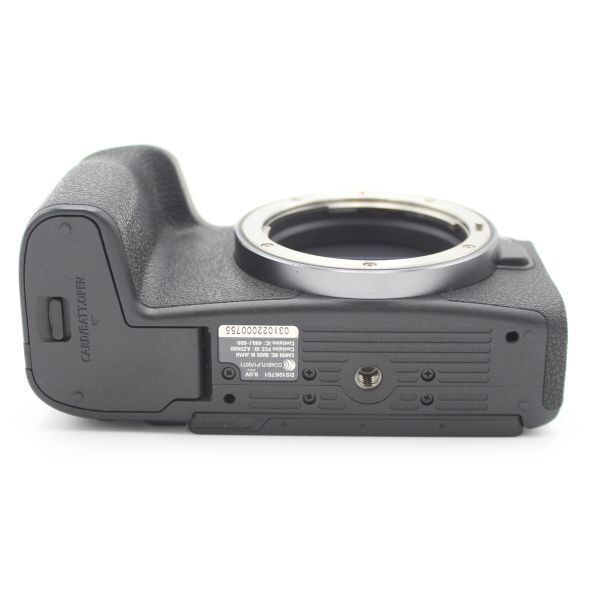 ショット数26000枚以下！□美品□ CANON ミラーレス一眼カメラ EOS RP