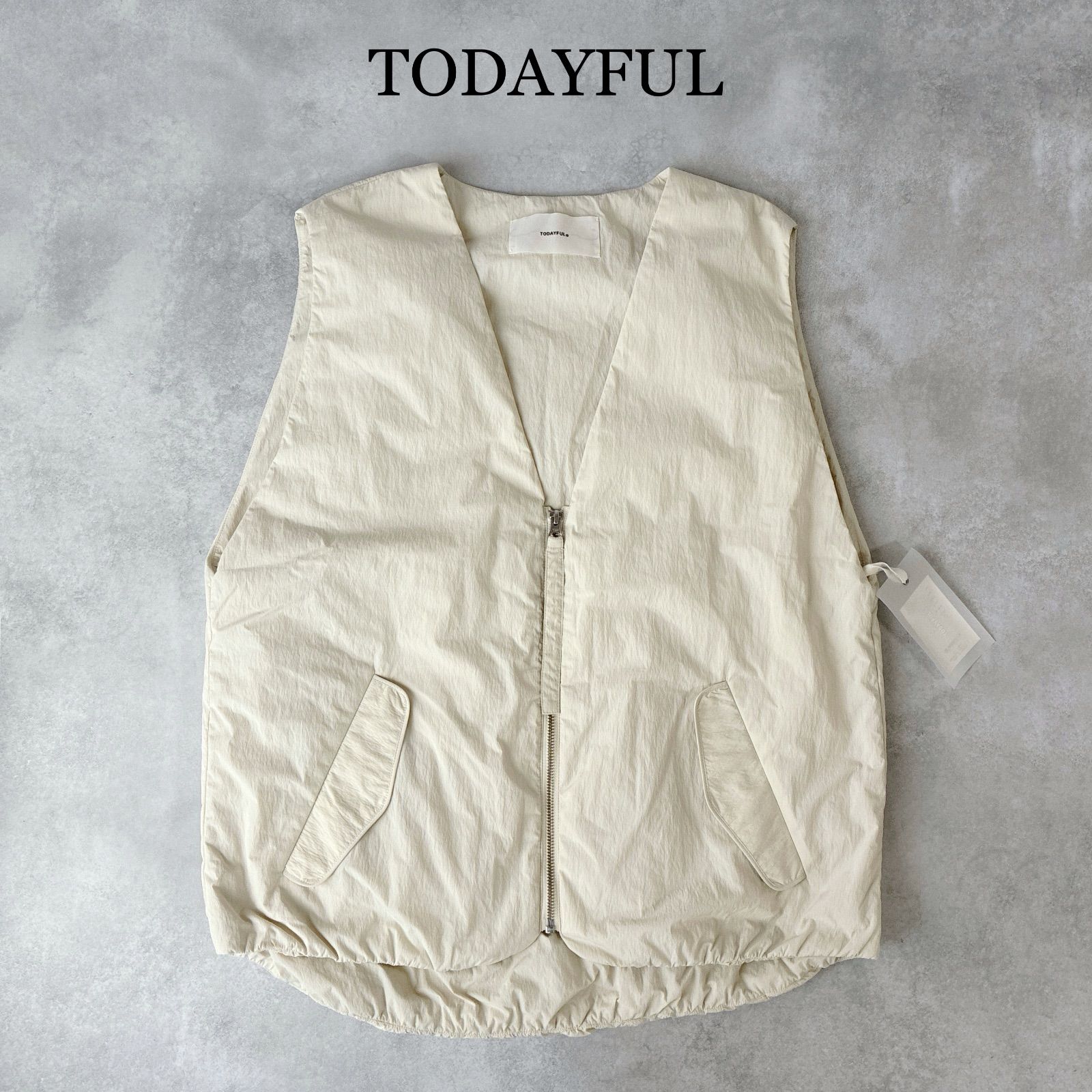タグ付未使用✨美品 / TODAYFUL トゥデイフル / 2023 / Vneck Nylon