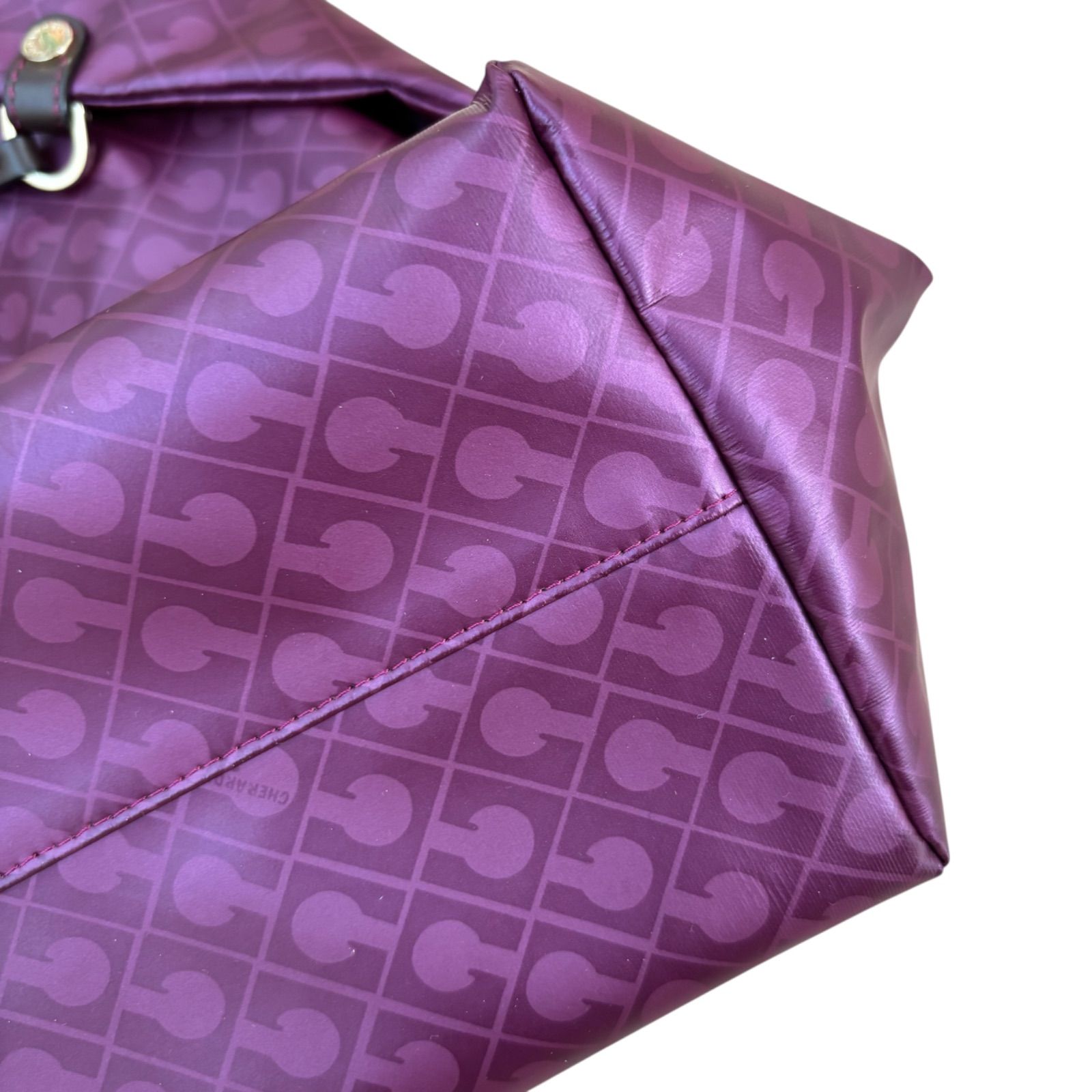 未使用✨ゲラルディーニ ソフティ トートバッグ 肩がけ A4収納 パープル ZM1697 GHERARDIONI ゲラルディーニ トートバッグ ソフティ パープル