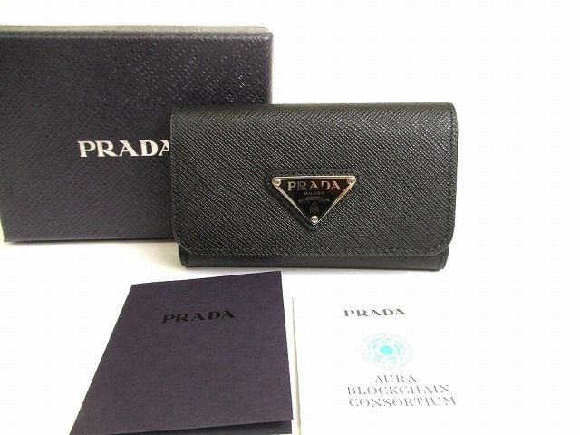 プラダ PRADA サフィアーノ トライアングル レザー シルバー金具 4連