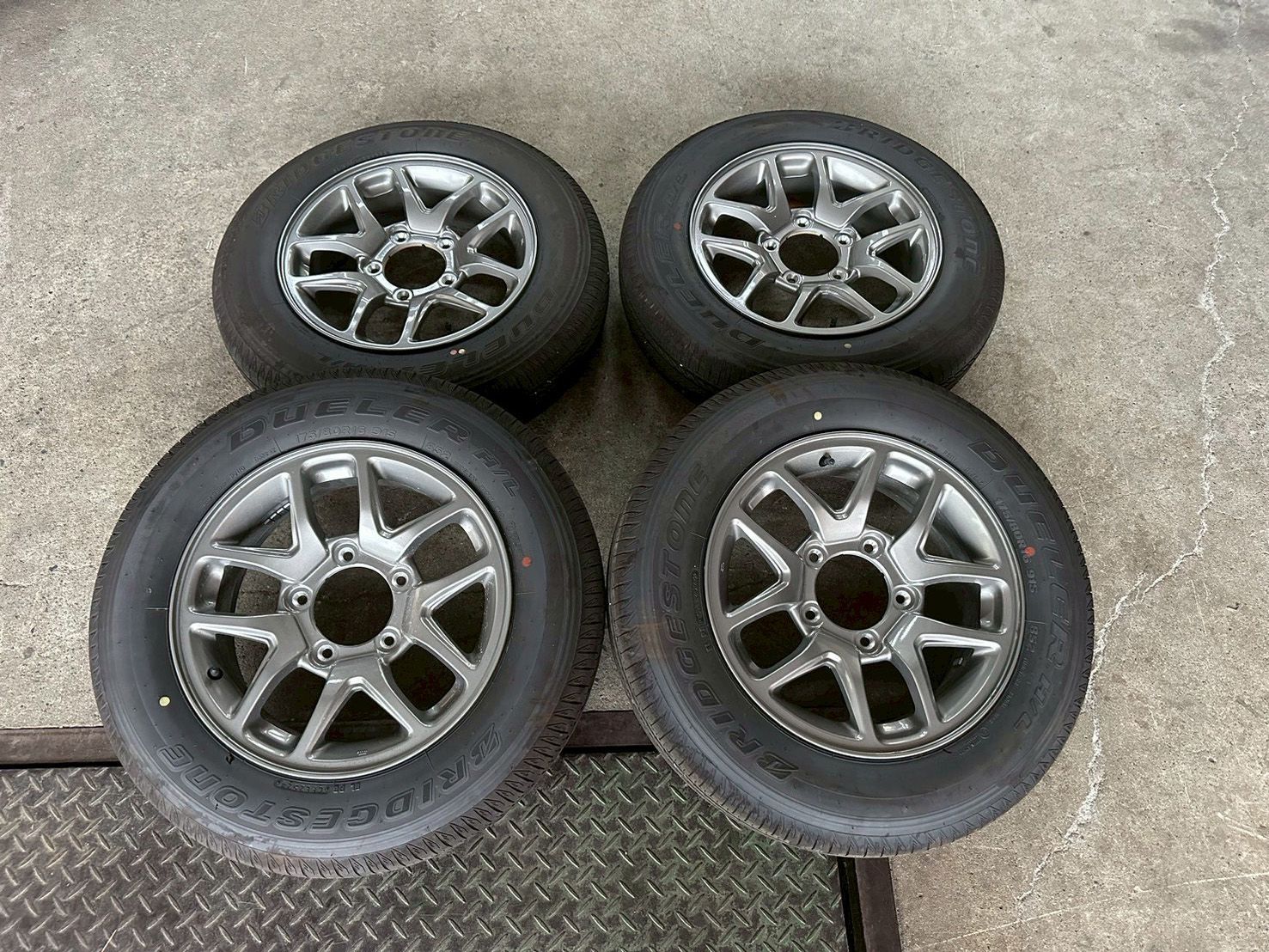 新車外し‼ 2024年式 スズキ ジムニー JB64 純正 ホイールとタイヤ 4本