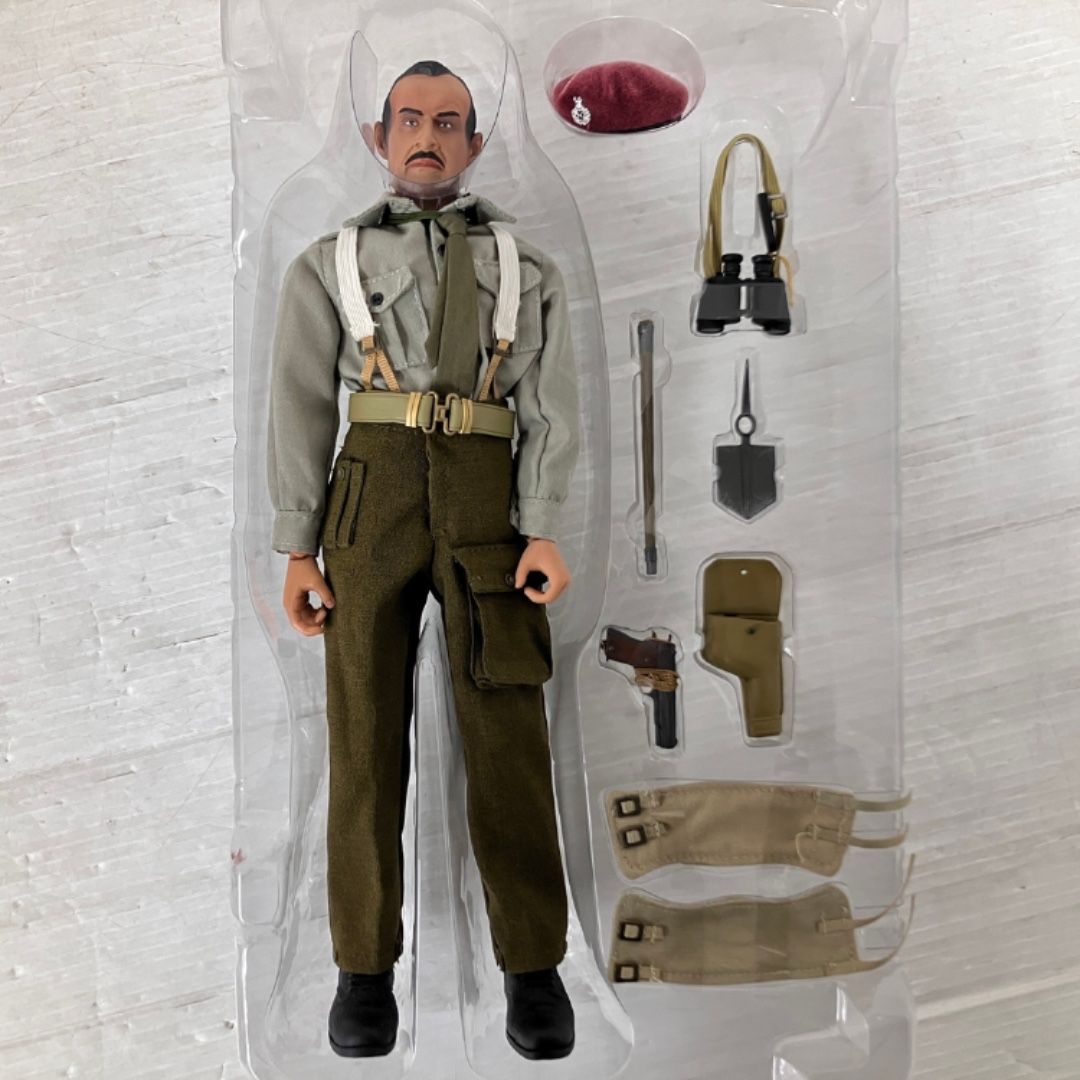 サイバーホビー アクションフィギュア WWII ARNHEM 1944 Major General Roy