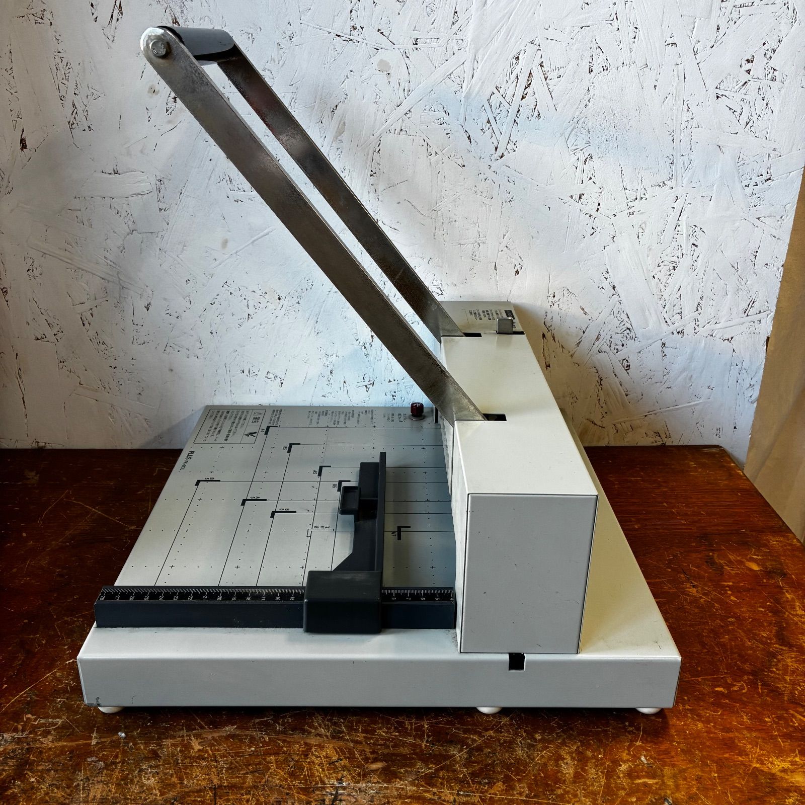 PLUS PK-513L 裁断機 - メルカリ