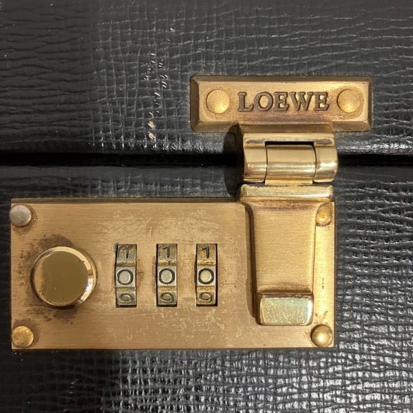 ロエベ ブラック