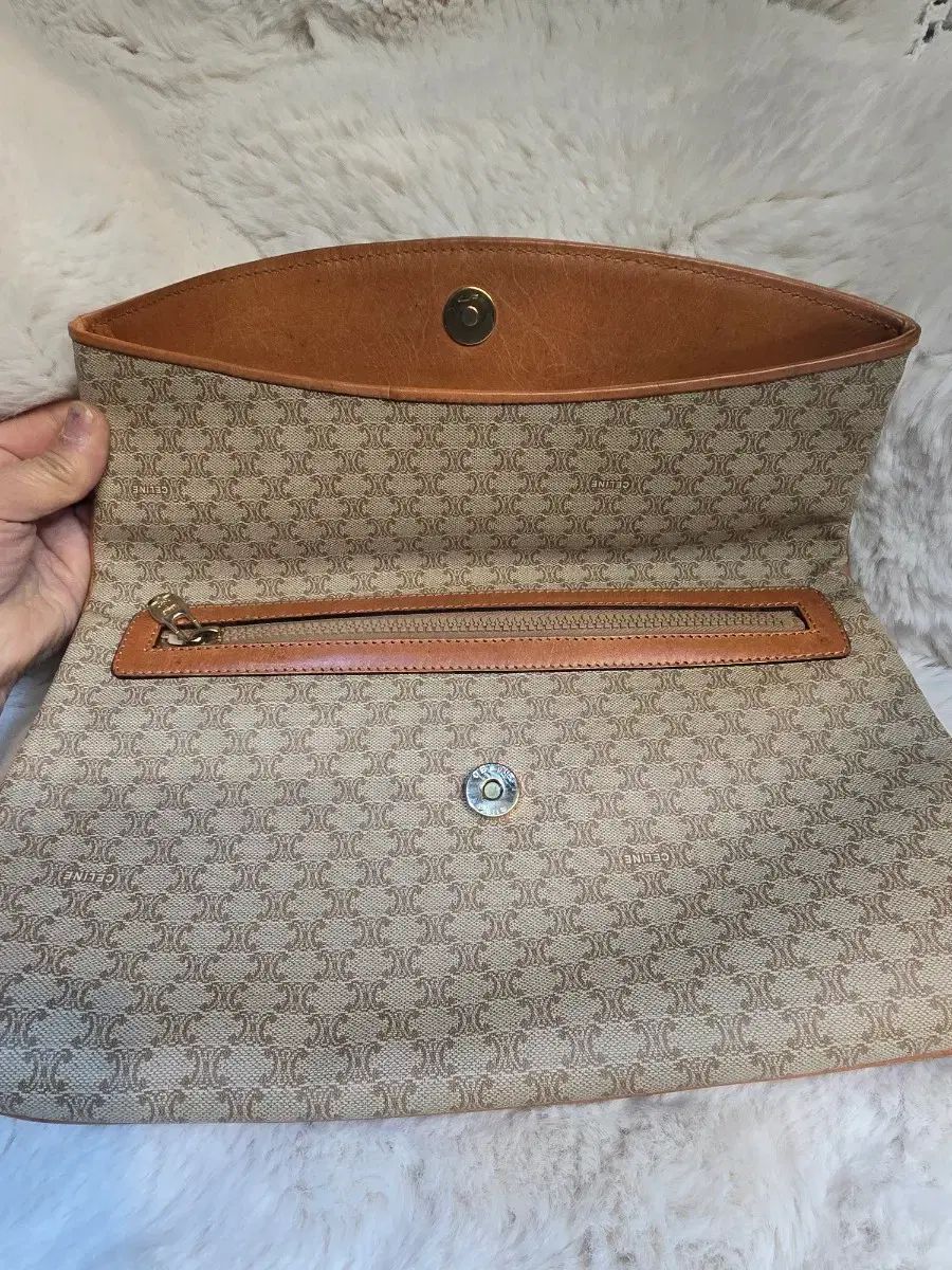 クラッチバッグ