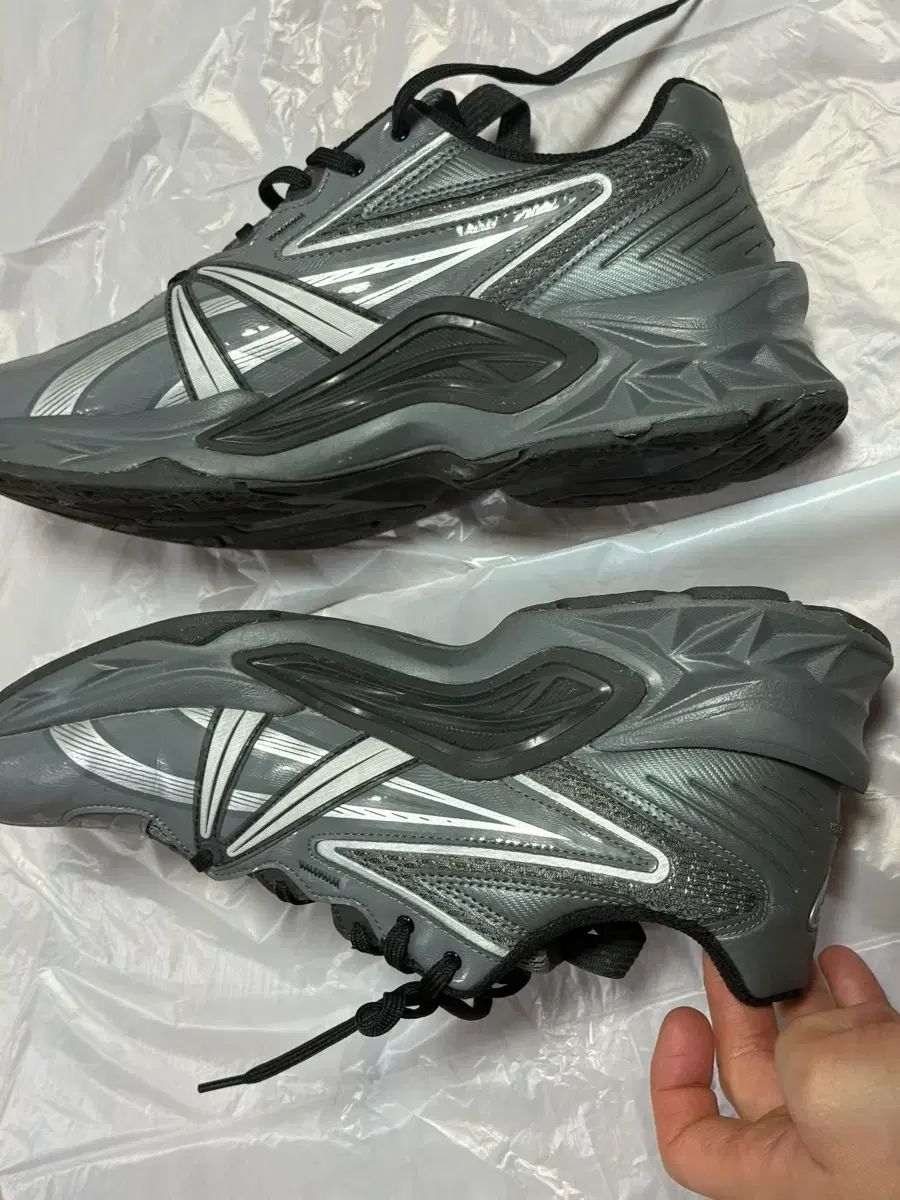 265 アシックス プロトブラスト スチール グレー