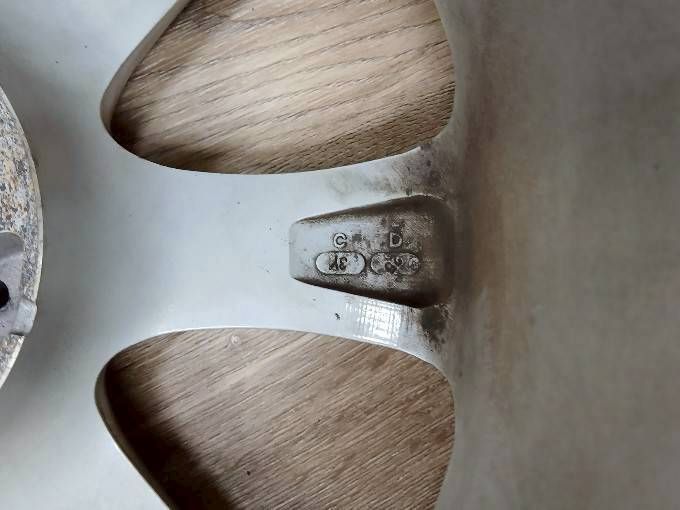 スタッドレスタイヤセット MK