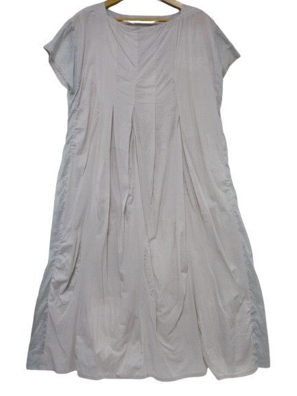 イオコムイオ iocomme io センソユニ マキシ丈 半袖ワンピースビッグシルエット 切替 大判のシャドードット柄 ライトベージュ グレー Mサイズ38 春夏秋用 管理番号 251215 503 990