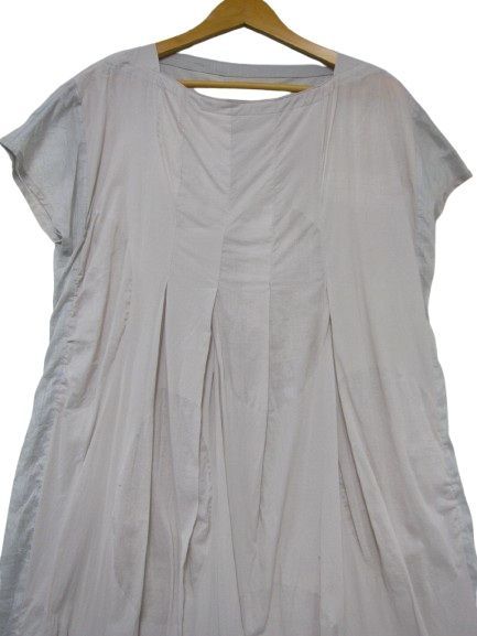 イオコムイオ iocomme io センソユニ マキシ丈 半袖ワンピースビッグシルエット 切替 大判のシャドードット柄 ライトベージュ グレー Mサイズ38 春夏秋用 管理番号 -251215-503 990