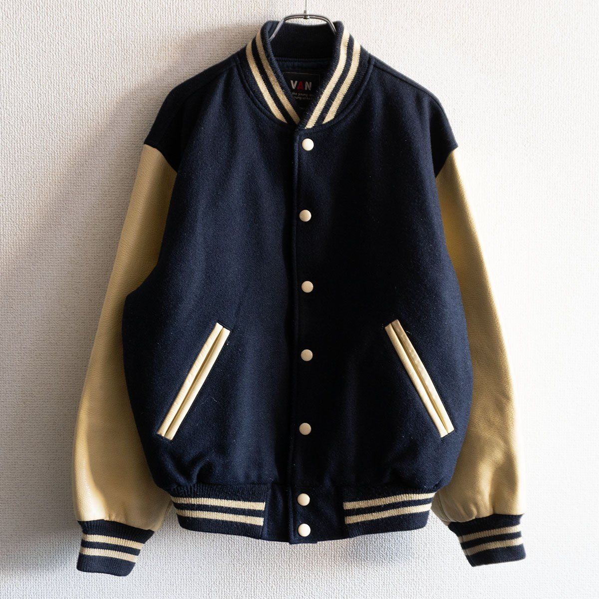 VAN JAC袖革スタジャン VAN JAC. 袖革スタジャン