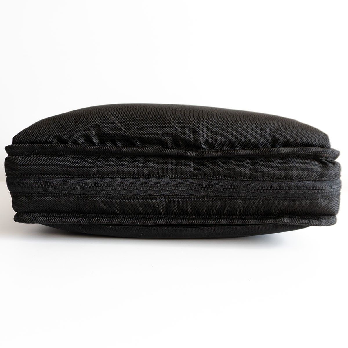 TUMI ブラック ビジネスバッグ　26168D2E 美品/日本限定】TUMI トゥミ 【26168D2E/ALPHA2 トートバッグ