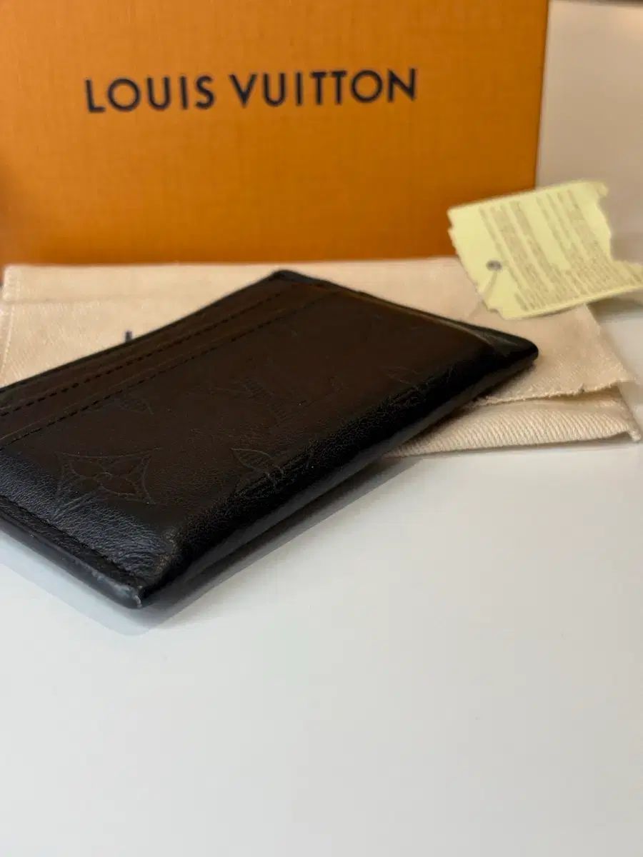 Louis Vuitton ルイヴィトン ポルトカルト シャドウ カードウォレット