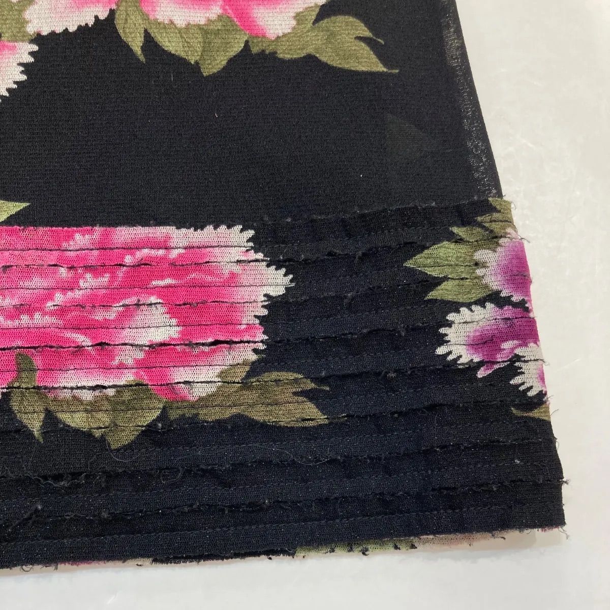 VIVIENNE TAM ヴィヴィアンタム パワーネック フラワープリント