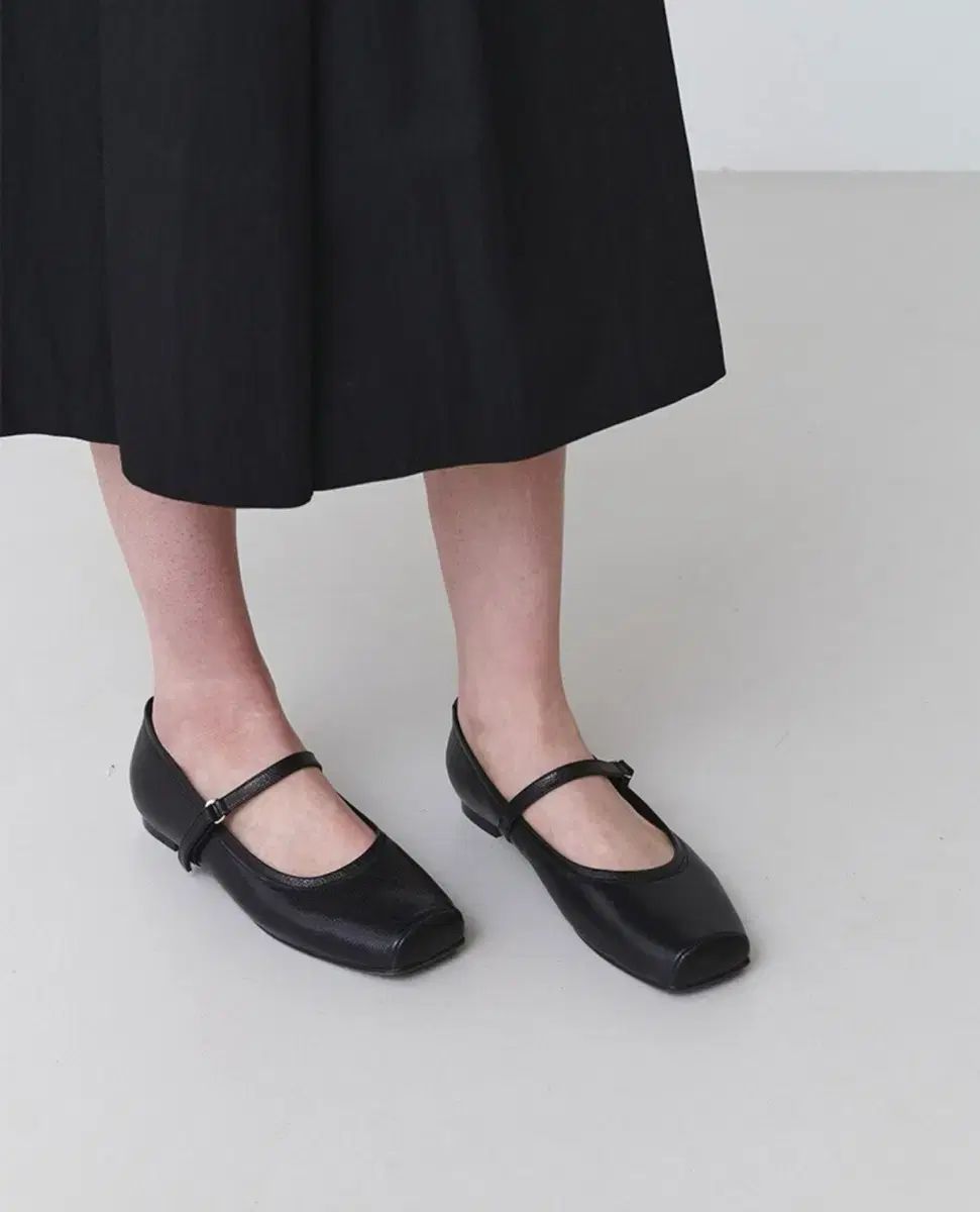 フラットシューズ 23.0