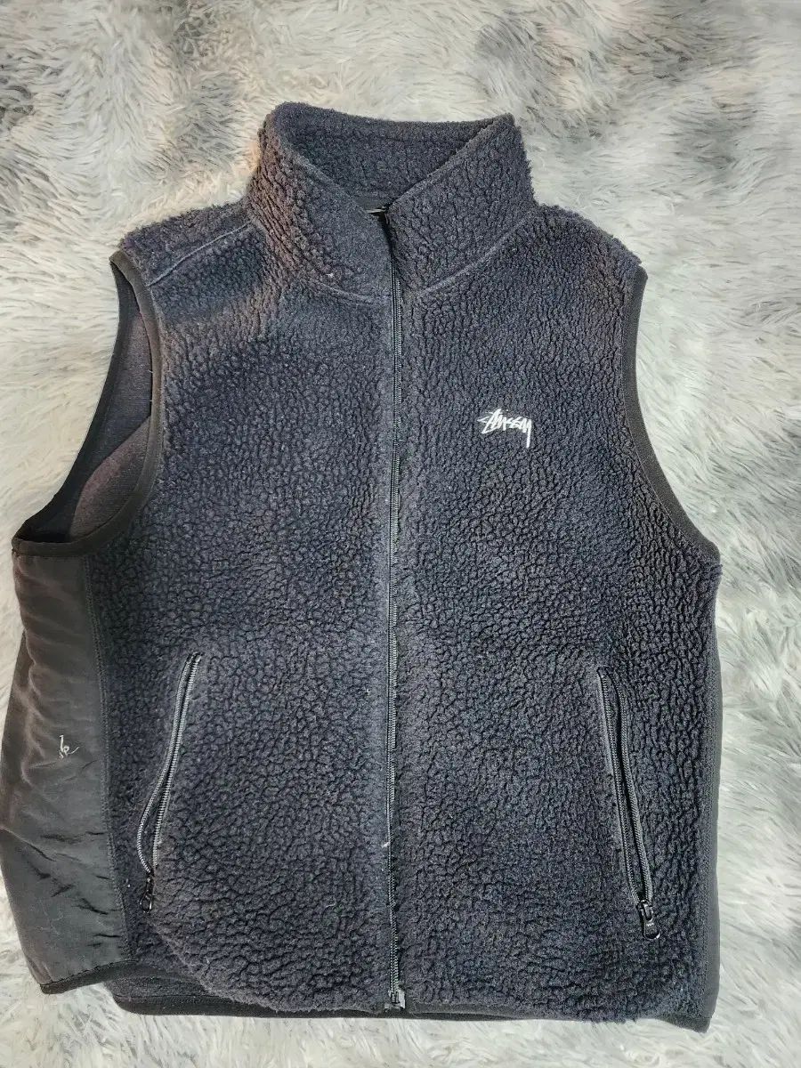 STUSSY ブラック シープスキン ベスト ジップアップ