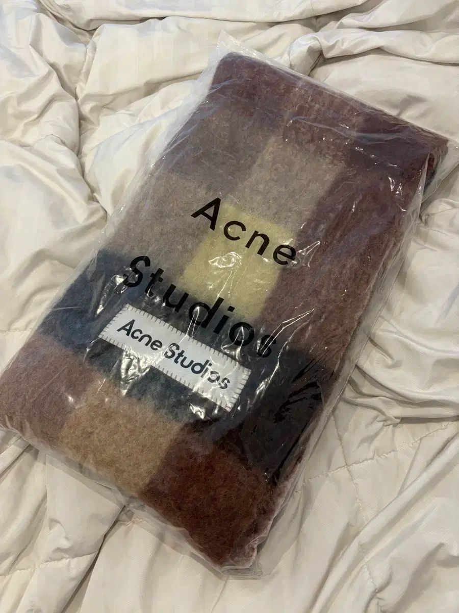 Acne Studios