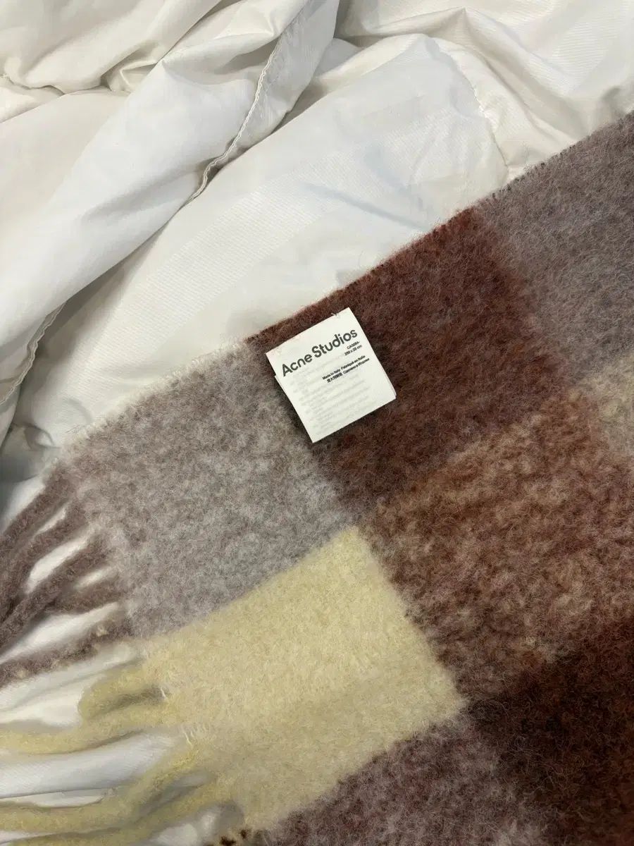 アクネストゥディオズ マフラー