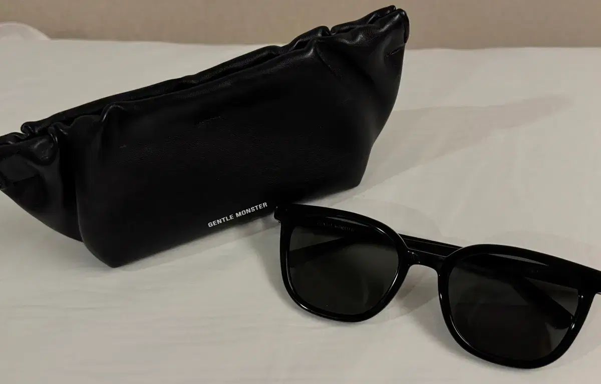 GENTLE MONSTER ジェントルモンスター トミー TOMY ブラック サングラス