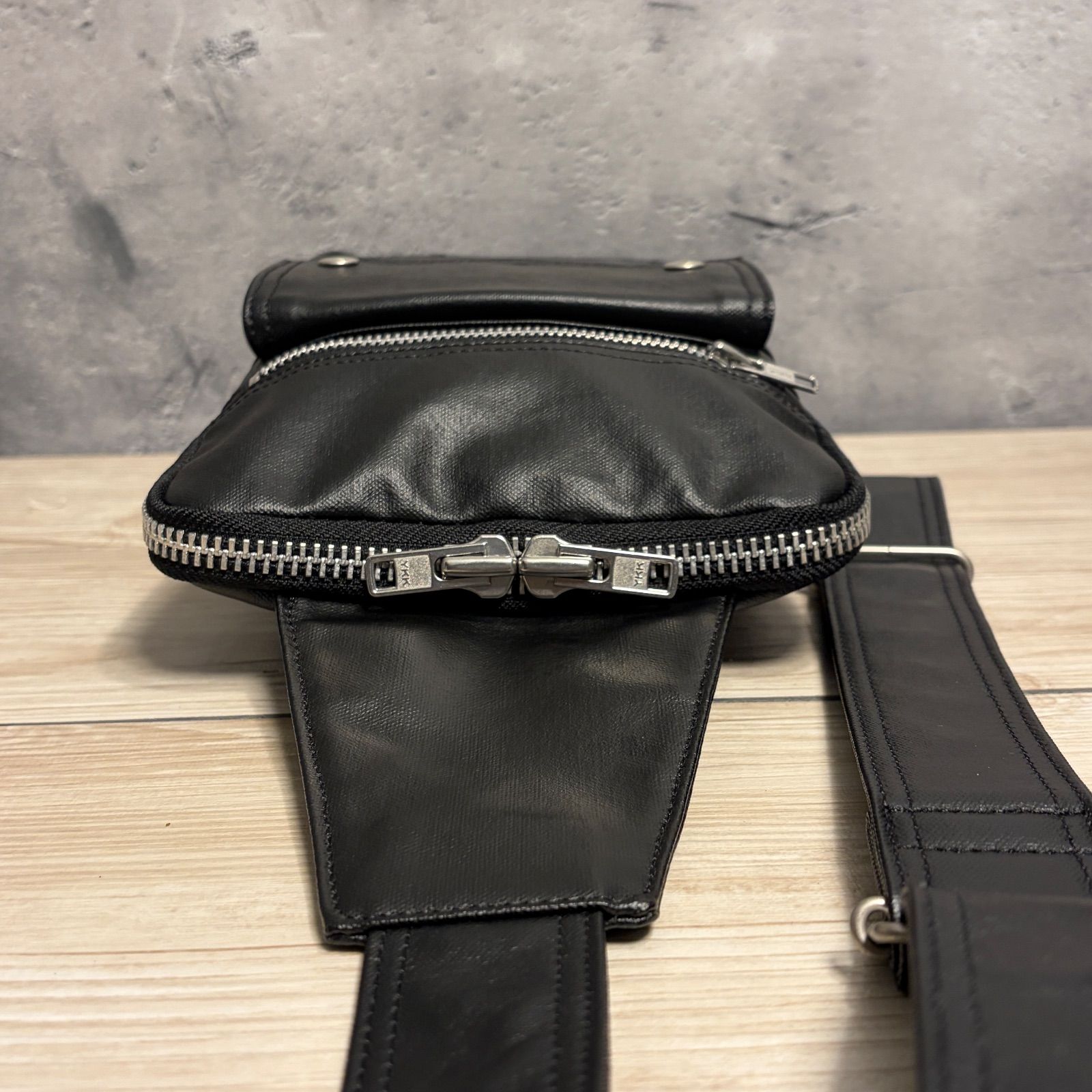 PORTER レザー製ボディバッグ 黒 ✨極美品✨PORTER フリースタイル ワンショルダーバッグ 黒 レザー調