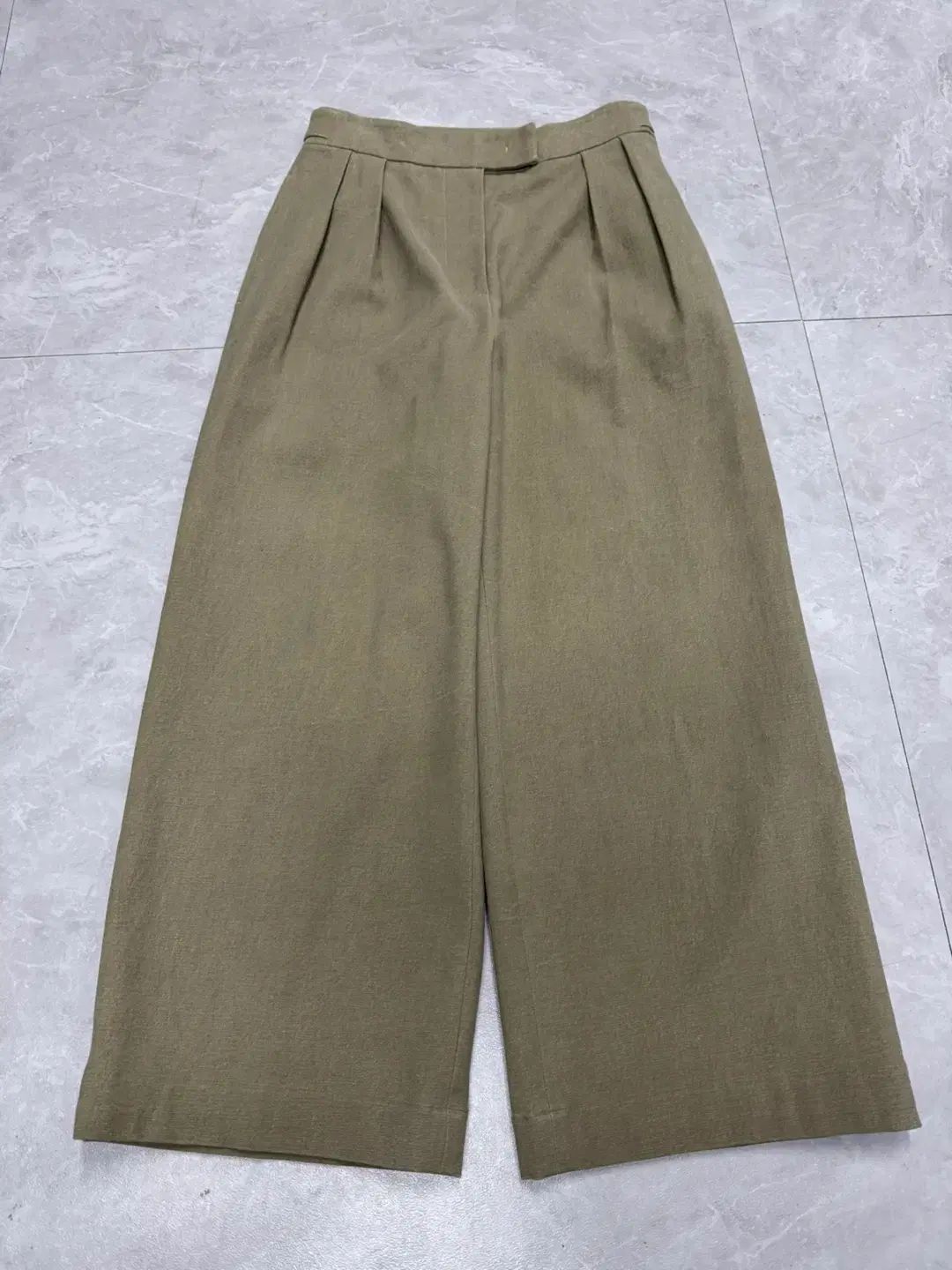 26 トム グレーハウンド 23 FW