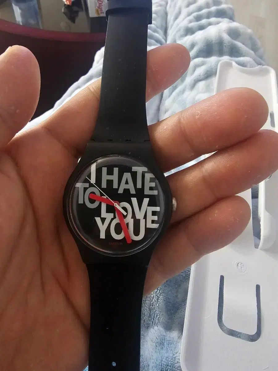 モデル SWATCH Hate to Love You ブラック ウォッチ