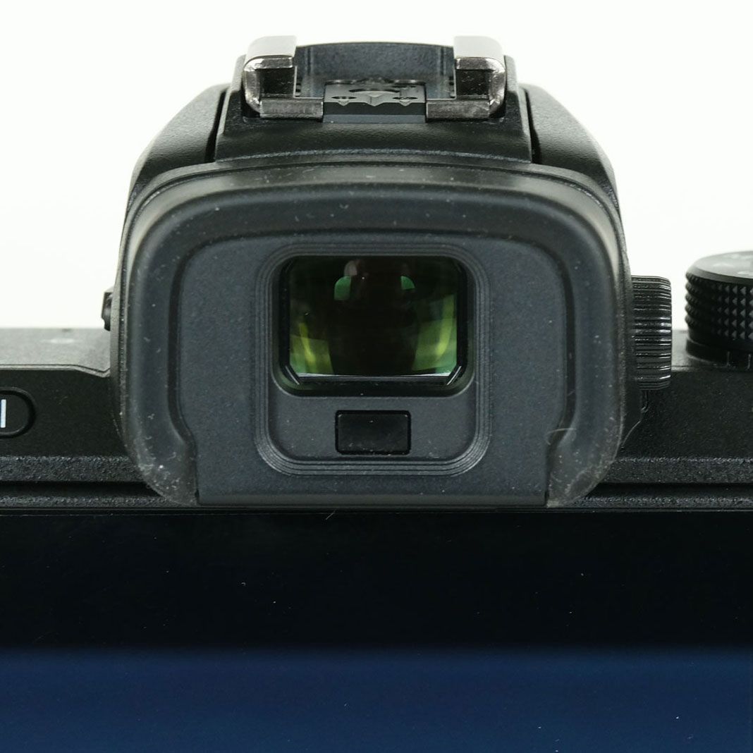 シャッター数8 140回