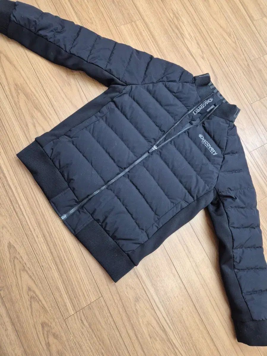 EXPE DITION キッズ ダウン アウターです サイズは140で9